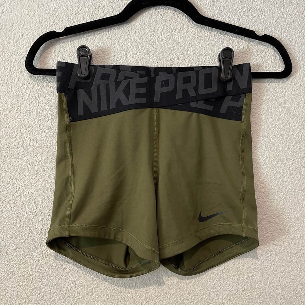 XS Women’s Nike Pro Shorts with Pro Cross Band